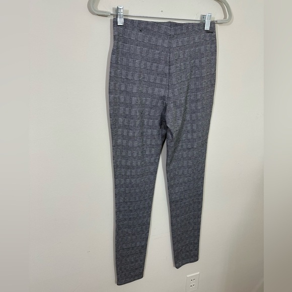 Tahari sz sm knit pant in a muted plaid in brown and tan.  Straight leg - Picture 8 of 14